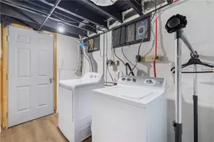 249 8th St, Providence, RI 02906 - Photo 28