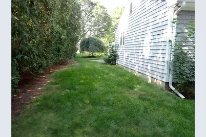 80 Hollyhock Drive, Cranston, RI 02920 - Photo 6