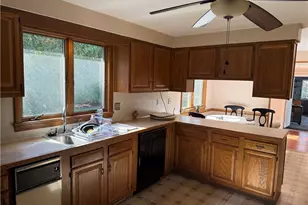 80 Hollyhock Dr, Cranston, RI 02920 - Photo 22
