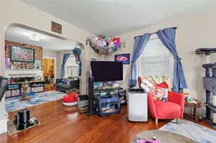 84 Doyle Ave, Providence, RI 02906 - Photo 4