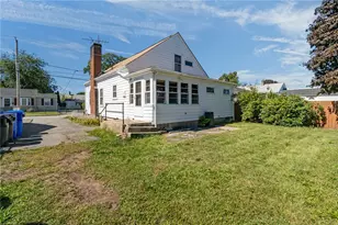 147 Bloodgood St, Pawtucket, RI 02861 - Photo 36