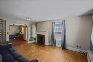 147 Bloodgood St, Pawtucket, RI 02861 - Photo 4
