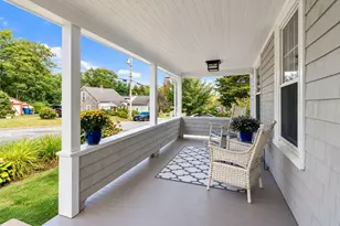 66 Schaeffer St, South Kingstown, RI 02879 - Photo 4