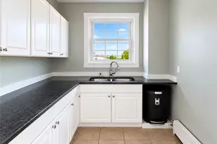 74 Sutton St, Providence, RI 02903 - Photo 6