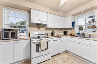 34 Kent Avenue, East Providence, RI 02914 - Photo 20