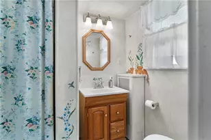 148 Grand View Dr, Warwick, RI 02886 - Photo 28