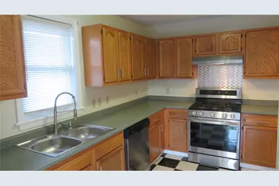 98 Hamilton Street, Providence, RI 02907 - Photo 12