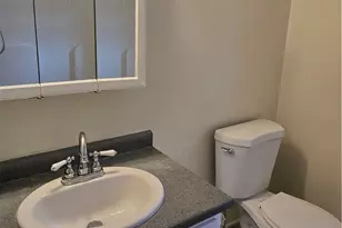 98 Hamilton St, Providence, RI 02907 - Photo 16