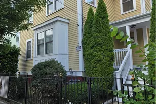 98 Hamilton St, Providence, RI 02907 - Photo 6