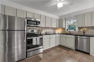 204 Knollwood Ave, Cranston, RI 02910 - Photo 14