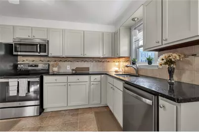 204 Knollwood Avenue, Cranston, RI 02910 - Photo 12