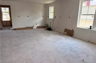 27 Carter St, Providence, RI 02907 - Photo 4
