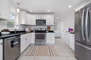 12 Blackwell Pl, Newport, RI 02840 - Photo 10