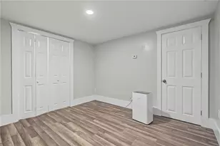 42 Sisson St, Pawtucket, RI 02860 - Photo 12