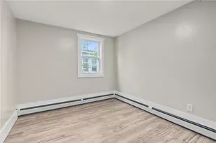 42 Sisson St, Pawtucket, RI 02860 - Photo 24