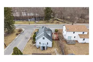 2 Whitman St, Smithfield, RI 02917 - Photo 4