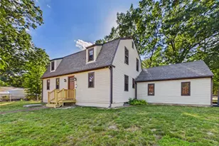 119 Park View Ave, Warwick, RI 02888 - Photo 1