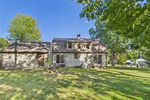 119 Park View Ave, Warwick, RI 02888 - Photo 2