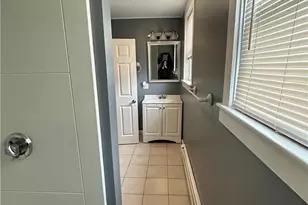 35 Collins St, Bristol, RI 02809 - Photo 10