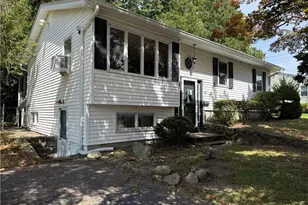 41 Beeckman Ave, Cranston, RI 02920 - Photo 2
