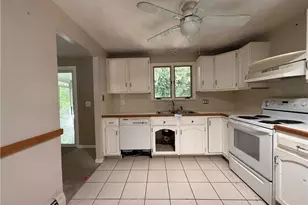 41 Beeckman Ave, Cranston, RI 02920 - Photo 6