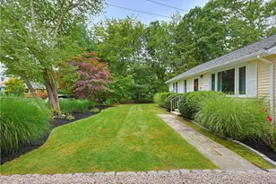 39 Tidewater Dr W, South Kingstown, RI 02879 - Photo 4