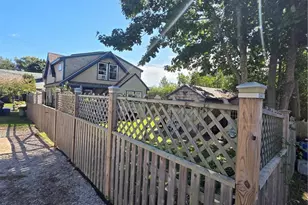 37 Eustis Ave, Newport, RI 02840 - Photo 36