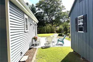 103 Darrow Dr, Warwick, RI 02886 - Photo 10