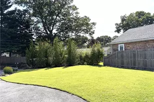 103 Darrow Dr, Warwick, RI 02886 - Photo 12