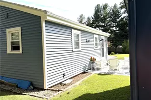 103 Darrow Dr, Warwick, RI 02886 - Photo 8