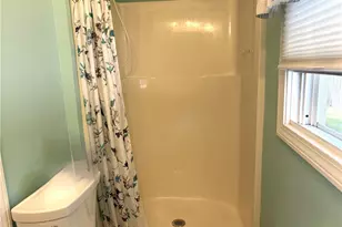 103 Darrow Dr, Warwick, RI 02886 - Photo 32