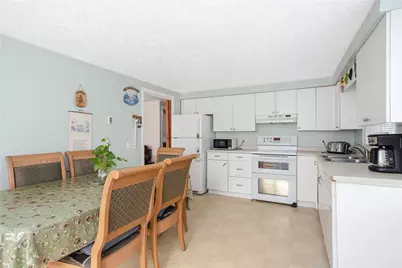 9 Burdick Avenue, Newport, RI 02840 - Photo 6