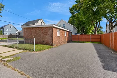 277 Sayles Avenue, Pawtucket, RI 02860 - Photo 36