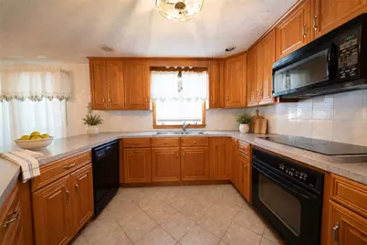 230 Oaklawn Avenue, Cranston, RI 02920 - Photo 8
