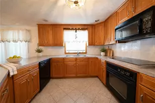 230 Oaklawn Ave, Cranston, RI 02920 - Photo 8