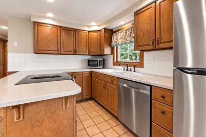 11 Pine Crest Drive, East Providence, RI 02915 - Photo 6