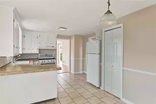 57 Drowne St, Cranston, RI 02905 - Photo 10