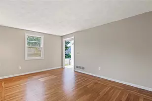 57 Drowne St, Cranston, RI 02905 - Photo 6