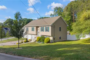 16 Liane Dr, Woonsocket, RI 02895 - Photo 32