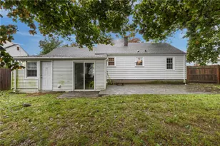 33 Betsy Williams Dr, Warwick, RI 02889 - Photo 28