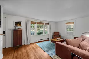 33 Betsy Williams Dr, Warwick, RI 02889 - Photo 8
