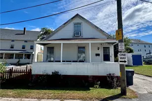 14 Crescent Ave, East Providence, RI 02915 - Photo 2
