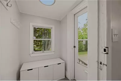226 Turnpike Avenue, Portsmouth, RI 02871 - Photo 6