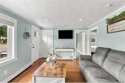 1040 Greenwich Avenue, Warwick, RI 02886 - Photo 6
