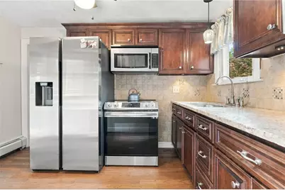 1040 Greenwich Avenue, Warwick, RI 02886 - Photo 8