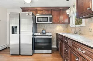 1040 Greenwich Ave, Warwick, RI 02886 - Photo 8