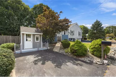 1040 Greenwich Avenue, Warwick, RI 02886 - Photo 26