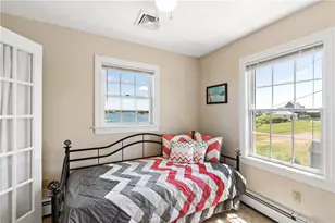 980 Matunuck Beach Rd, South Kingstown, RI 02879 - Photo 20