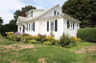 43 Admiral Kalbfus Rd, Newport, RI 02840 - Photo 1