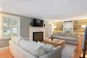 15 Elmsgate Wy, East Providence, RI 02916 - Photo 2